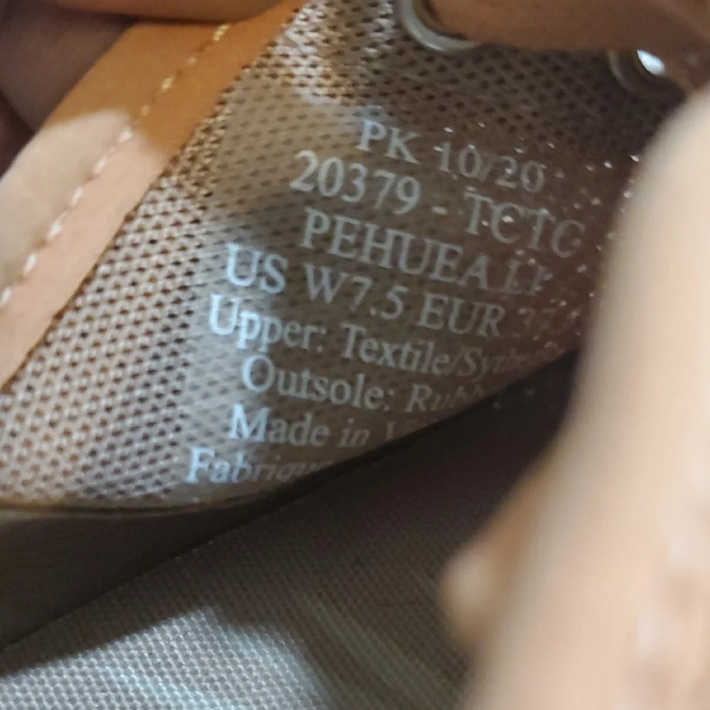 OluKai  Pehuea Li Lace-Up Shoes - Picture 13 of 13
